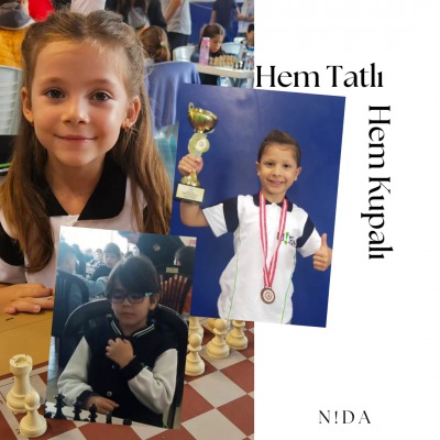 Minik Nida Neferleri Masa Başında